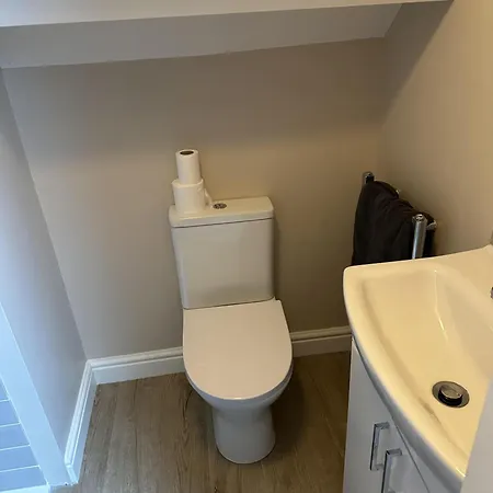 Immaculate 4-bed In 3* 纳尔斯伯勒