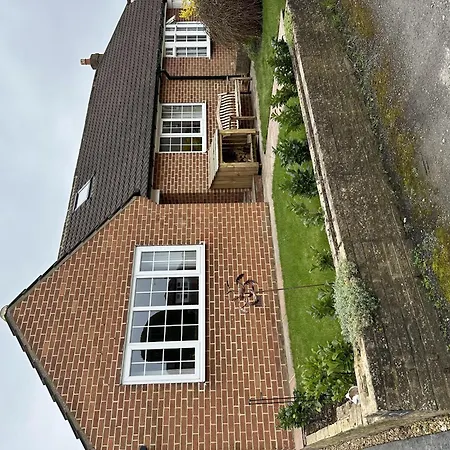 Immaculate 4-bed In Hotell Knaresborough